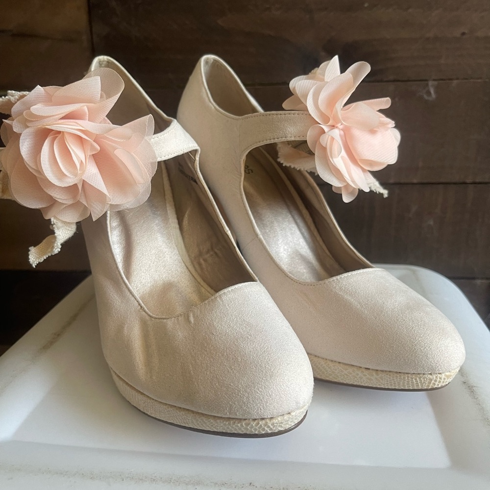 Beige/tan/slight blush color heels.